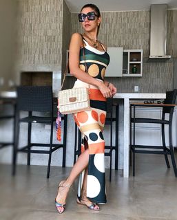 Cláudia Citroni feet photo thumbnail