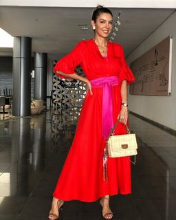 Cláudia Citroni feet photo thumbnail