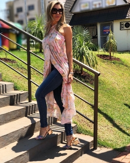 Cláudia Citroni feet photo thumbnail