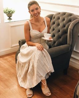 Cláudia Citroni feet photo thumbnail