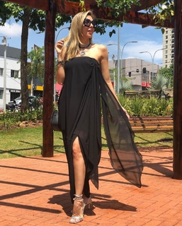 Cláudia Citroni feet photo thumbnail