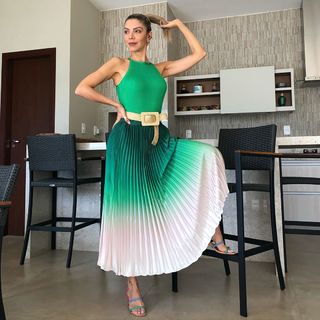 Cláudia Citroni feet photo thumbnail