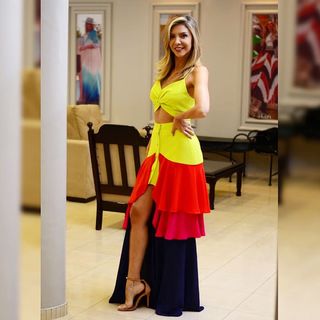 Cláudia Citroni feet photo thumbnail