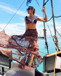 Cláudia Citroni feet photo thumbnail