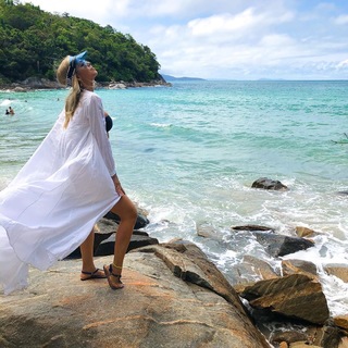 Cláudia Citroni feet photo thumbnail