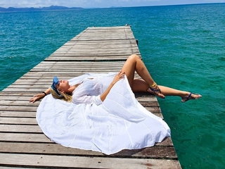 Cláudia Citroni feet photo thumbnail