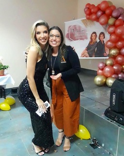 Cláudia Citroni feet photo thumbnail