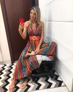 Cláudia Citroni feet photo thumbnail