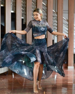 Cláudia Citroni feet photo thumbnail