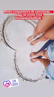 Cláudia Citroni feet photo thumbnail