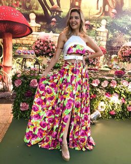 Cláudia Citroni feet photo thumbnail