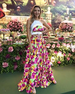 Cláudia Citroni feet photo thumbnail