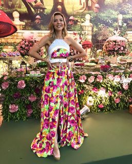 Cláudia Citroni feet photo thumbnail