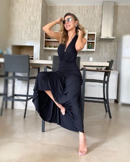 Cláudia Citroni feet photo thumbnail