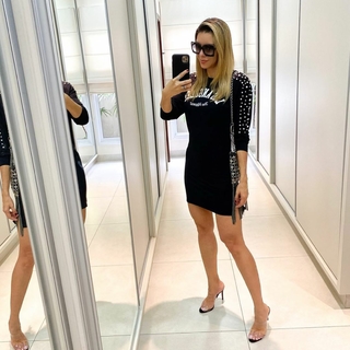 Cláudia Citroni feet photo thumbnail