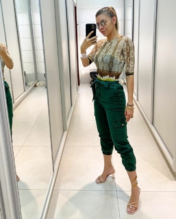 Cláudia Citroni feet photo thumbnail