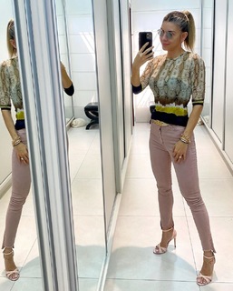 Cláudia Citroni feet photo thumbnail