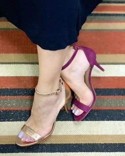 Cláudia Citroni feet photo thumbnail