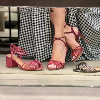 Cláudia Citroni feet photo thumbnail