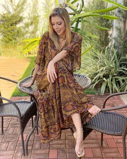 Cláudia Citroni feet photo thumbnail