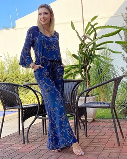 Cláudia Citroni feet photo thumbnail