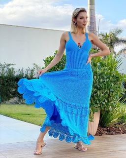 Cláudia Citroni feet photo thumbnail