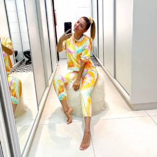 Cláudia Citroni feet photo thumbnail