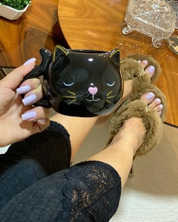 Cláudia Citroni feet photo thumbnail