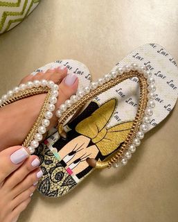 Cláudia Citroni feet photo thumbnail