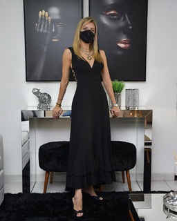 Cláudia Citroni feet photo thumbnail