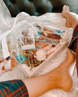 Cláudia Citroni feet photo thumbnail