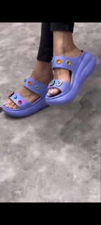Cláudia Citroni feet photo thumbnail