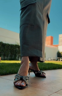 Cláudia Citroni feet photo thumbnail