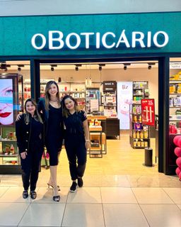 Cláudia Citroni feet photo thumbnail