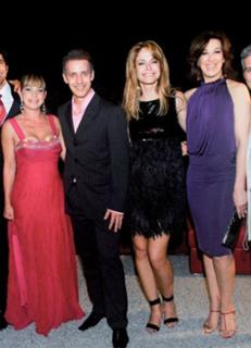 Cláudia Raia feet photo thumbnail