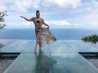 Cláudia Raia feet photo thumbnail