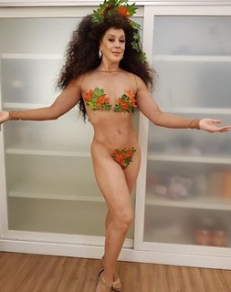 Cláudia Raia feet photo thumbnail