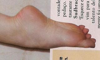 Cláudia Raia feet photo thumbnail