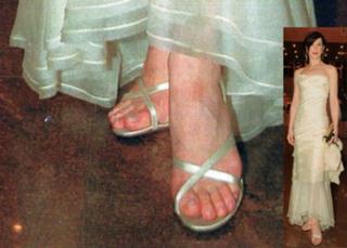 Cláudia Raia feet photo thumbnail