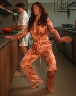 Cláudia Raia feet photo thumbnail