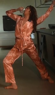 Cláudia Raia feet photo thumbnail