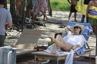 Cláudia Raia feet photo thumbnail