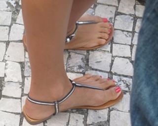 Cláudia Vieira feet photo thumbnail