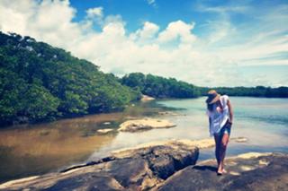 Cláudia Vieira feet photo thumbnail