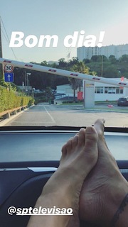 Cláudia Vieira feet photo thumbnail