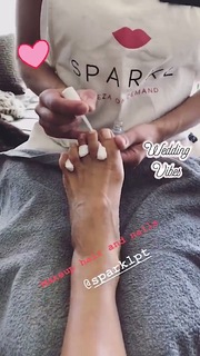 Cláudia Vieira feet photo thumbnail