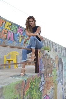 Cláudia Vieira feet photo thumbnail