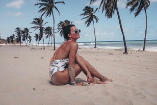 Cláudia Vieira feet photo thumbnail