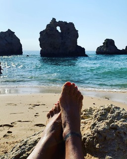 Cláudia Vieira feet photo thumbnail