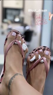 Cláudia Vieira feet photo thumbnail